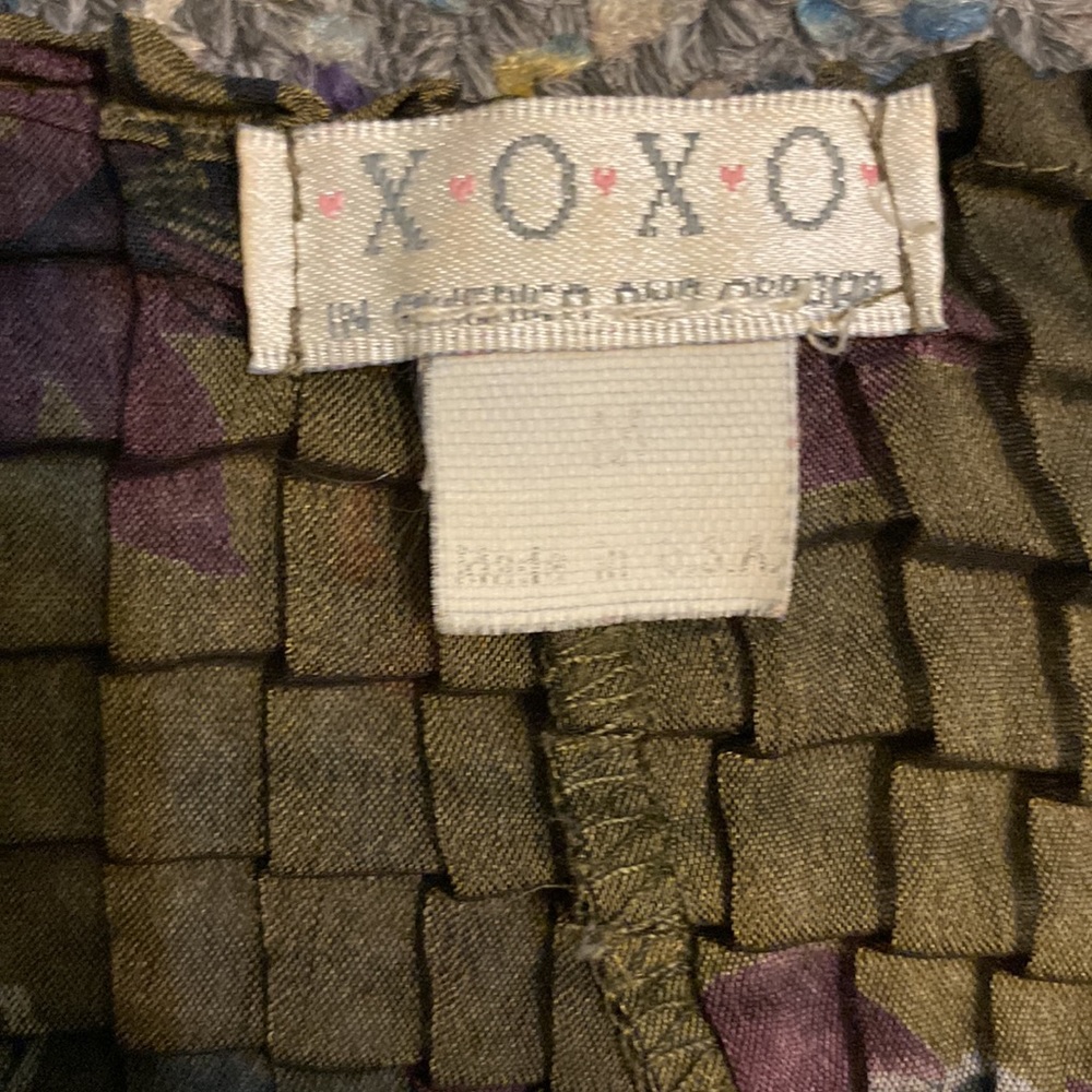 XOXO Medium Green and Purple Sheer Lightweight Blouse - Picture 3 of 3